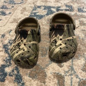 NWOT Toddler Crocs Size 5